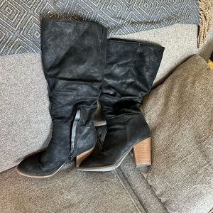 Women’s black boots
